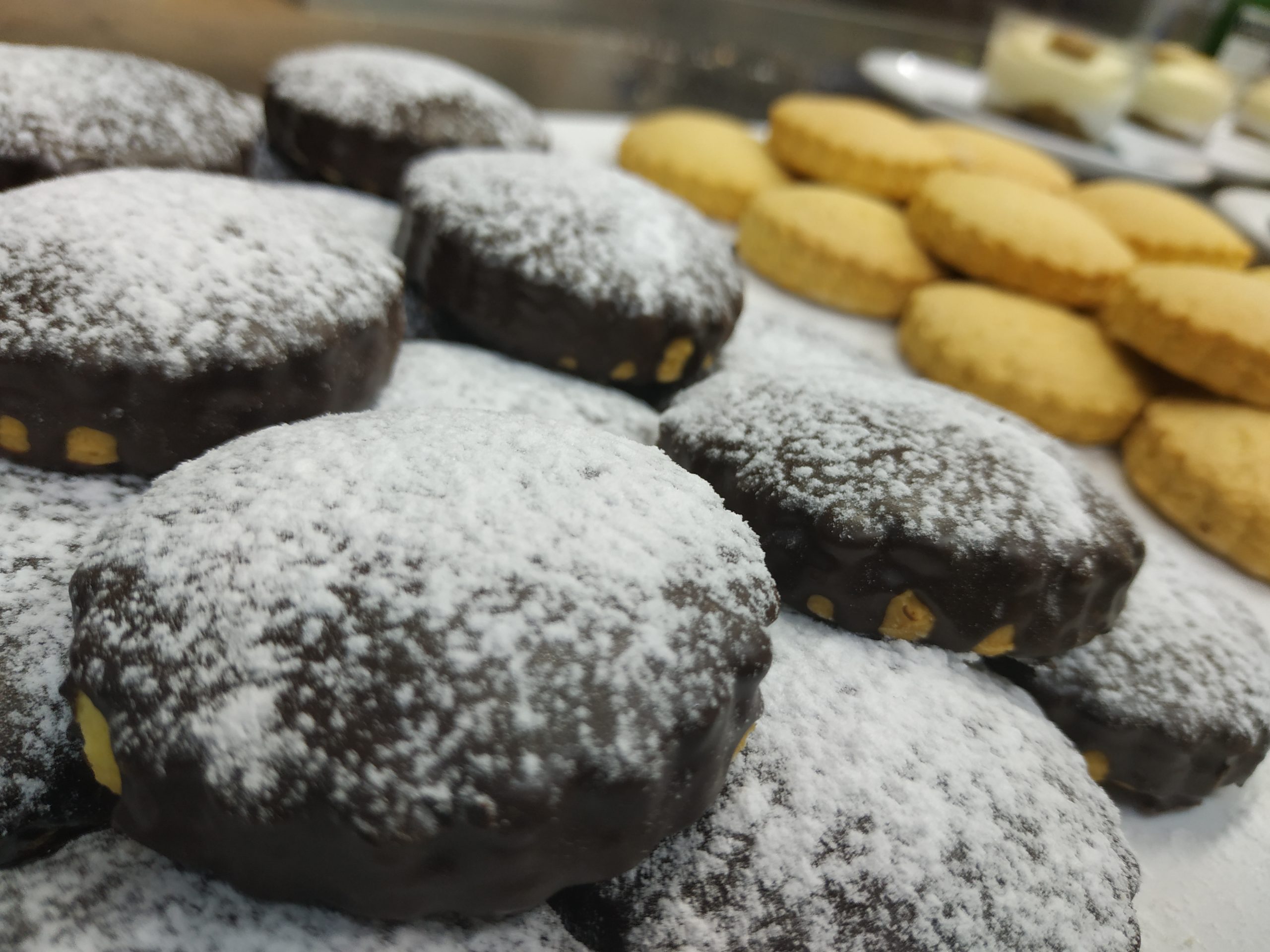 BISCOTTI CON CONDIMENTO A BASE DI OLIO FEBO AROMATIZZATO AL LIMONE